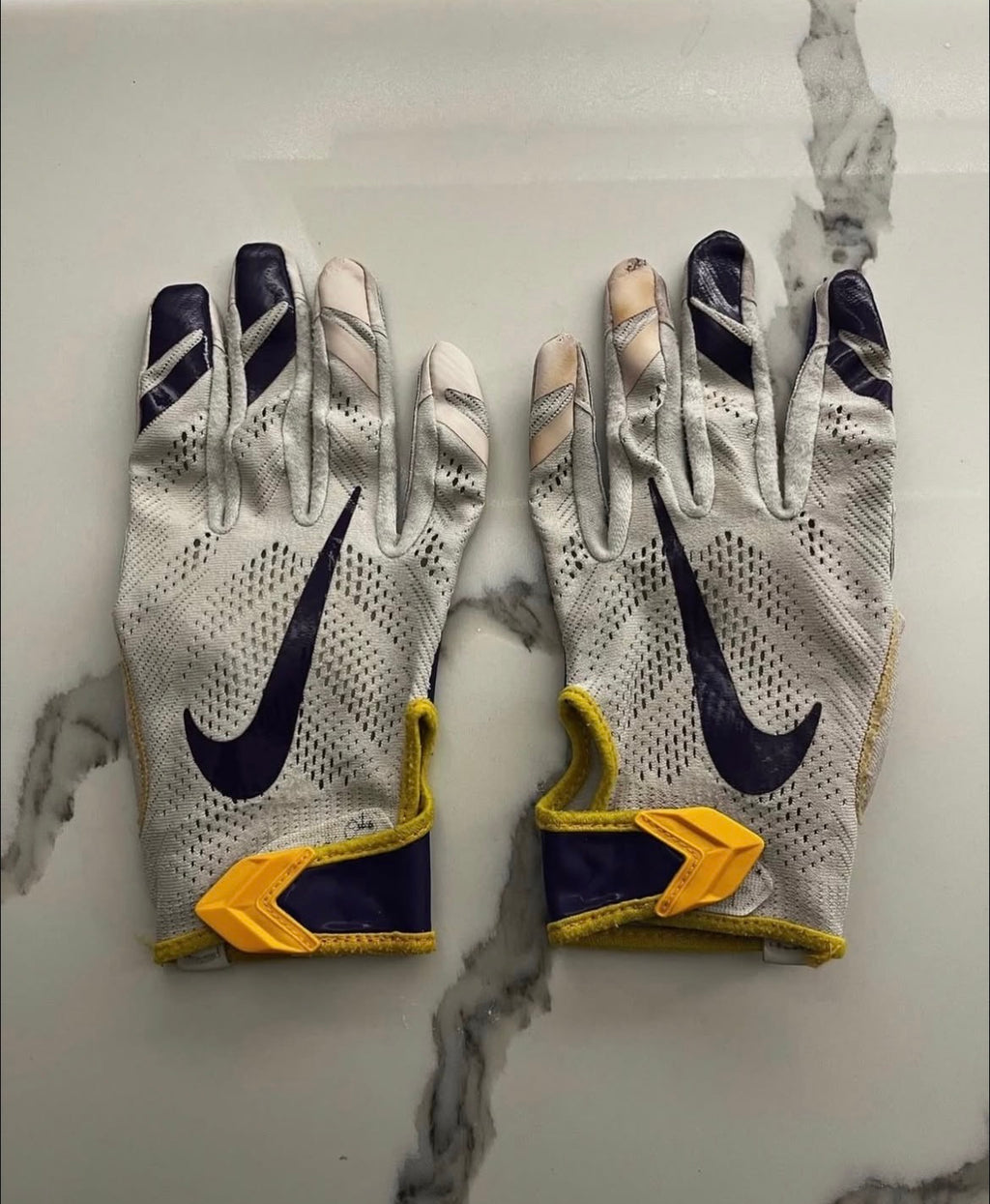 LSU FOOTBALL GLOVES