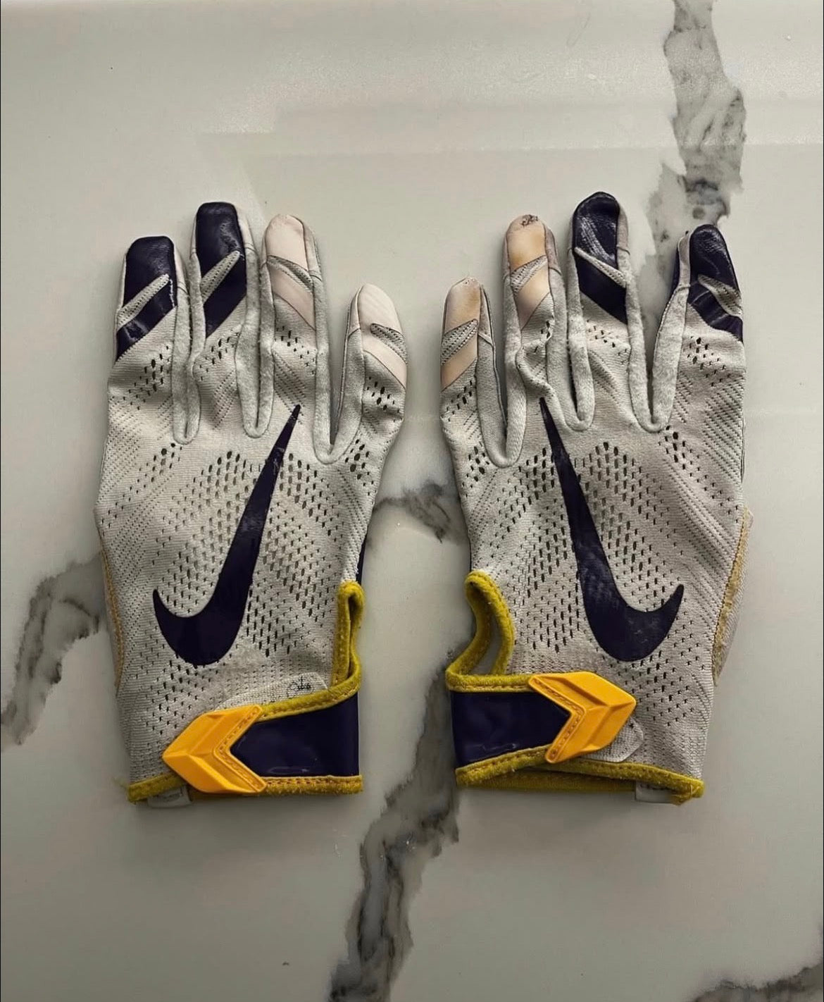 LSU FOOTBALL GLOVES