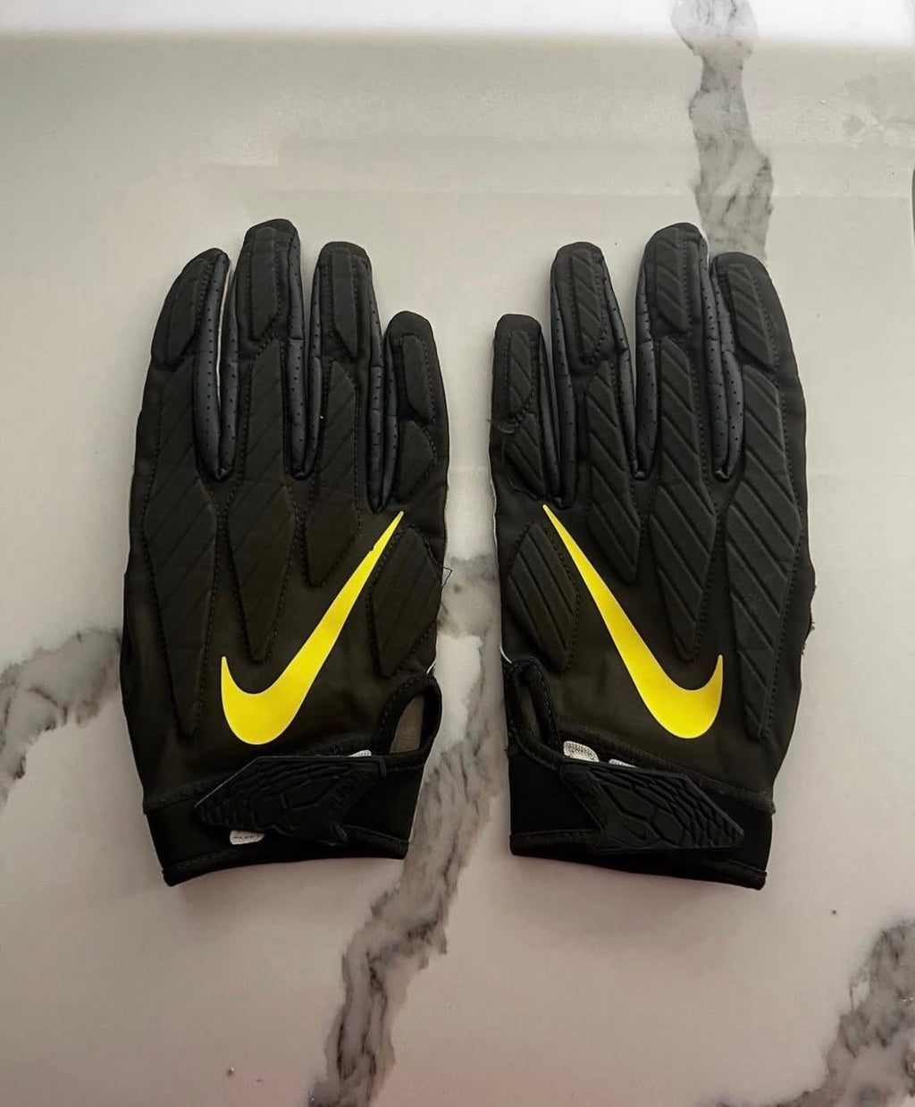OREGON FOOTBALL GLOVES